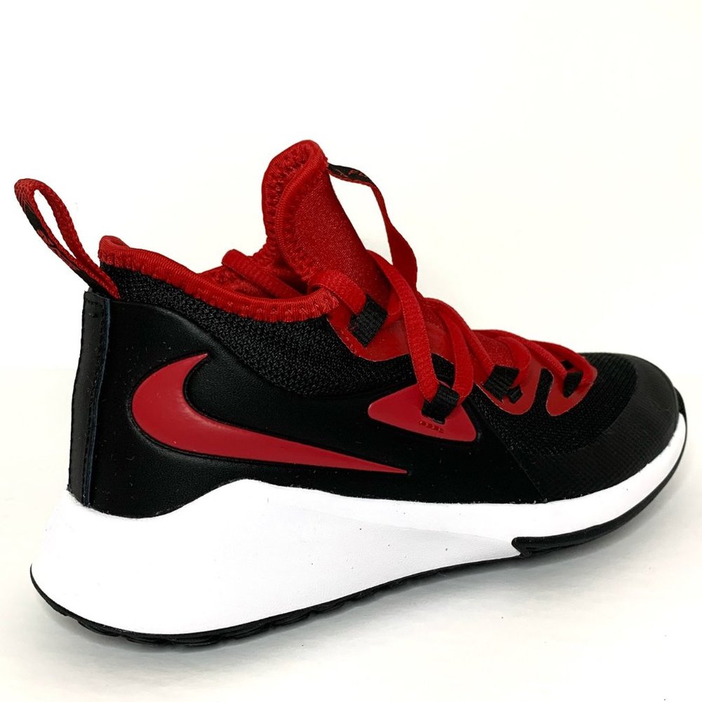 New! Nike Kids Future Court 2 Shoes (Size: 4Y)